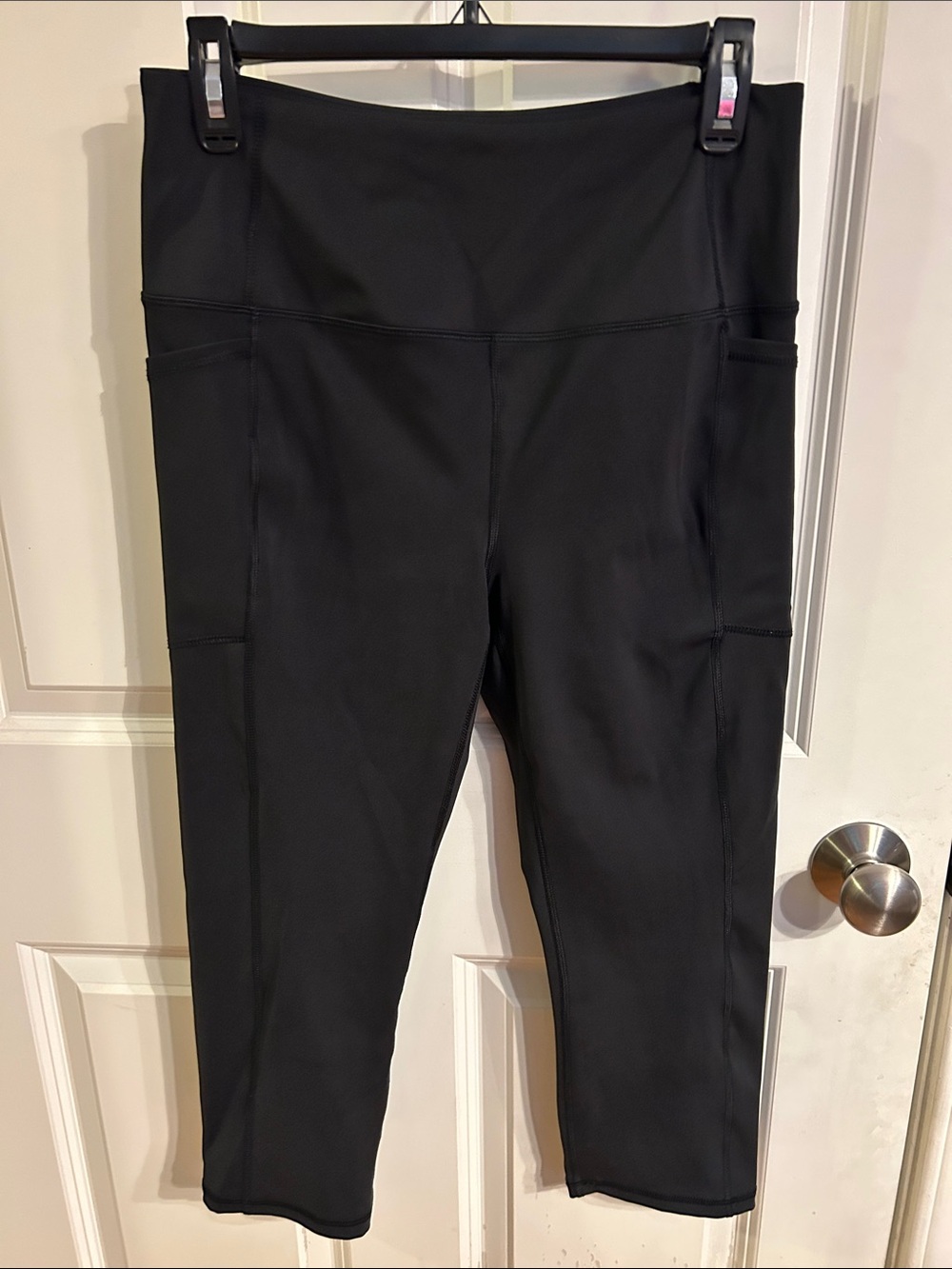 RBX Black Cropped High-Waist Capri Leggings with Side Pockets